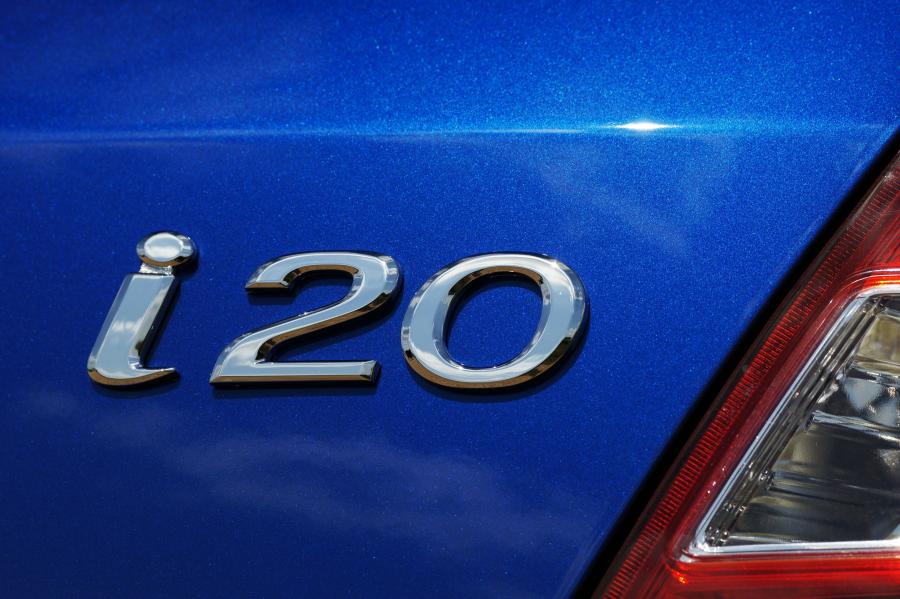  Hyundai i20 BlueDrive 2012 года  (UK) (фото 11 из 30)